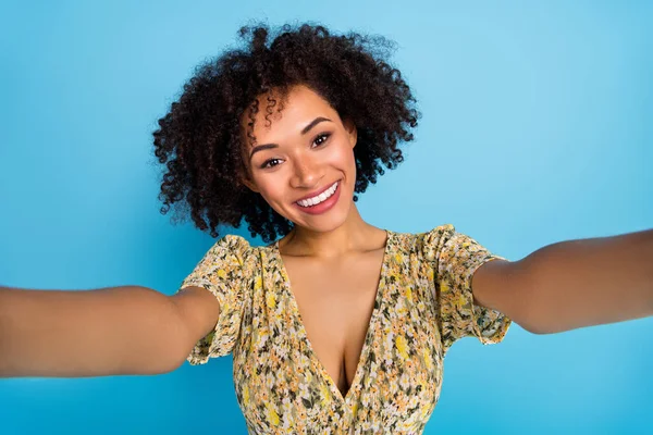 Photo Funny Cheerful Woman Wear Print Dress Smiling Recording Self — Stockfoto