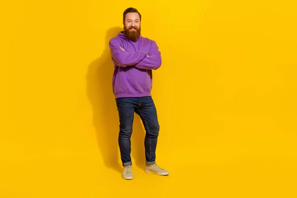 Full Length Photo Cool Confident Man Wear Violet Sweatshirt Arms — Stockfoto