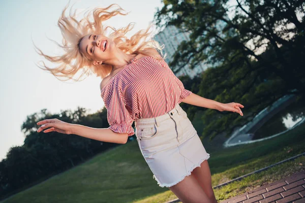 Portrait Pretty Cheerful Lady Throw Hair Enjoy Freedom Nice Weather — Stock fotografie