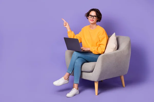 Portrait Attractive Cheerful Girl Sitting Using Netbook Showing Copy Space — Stock fotografie