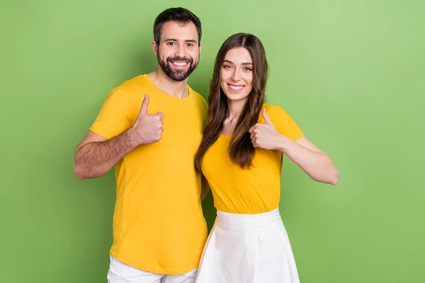 Portrait Two Cheerful Positive People Hand Finger Demonstrate Thumb Isolated — Stockfoto