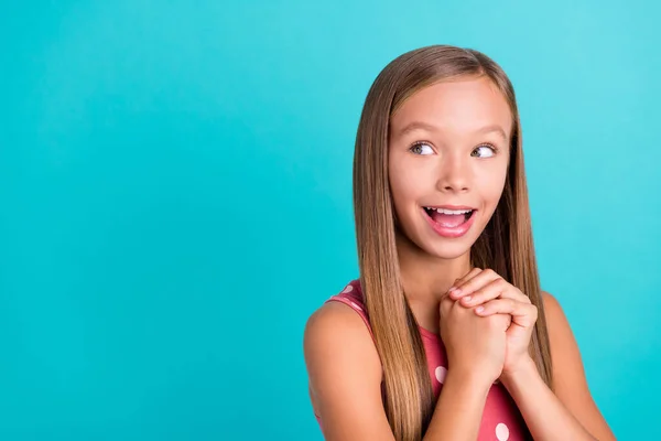 Photo Pretty Excited Small Girl Wear Pink Dress Looking Empty — Stockfoto