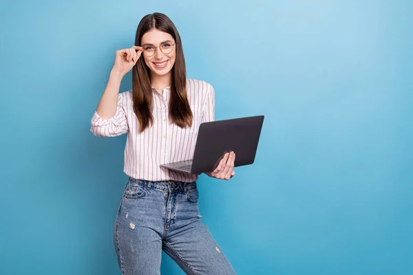 Photo Cheerful Funny Woman Wear Striped Spectacles Writing Modern Device — ストック写真