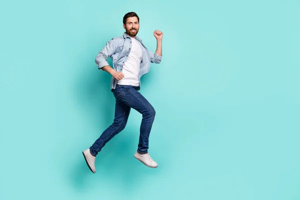 Full Size Portrait Carefree Overjoyed Man Running Jumping Fast Speed — Stockfoto