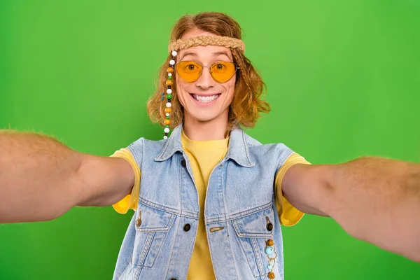 Portrait Positive Youth Guy Gypsy Tourist Make Selfie Image Wear — Foto de Stock