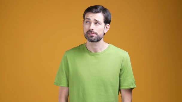 Smart Guy Thinking Genius Plans Isolated Bright Color Background High — 图库视频影像