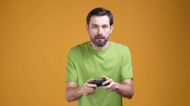 Crazy Guy Play Station Gamepad Win Fist Isolated Shine Color — Video