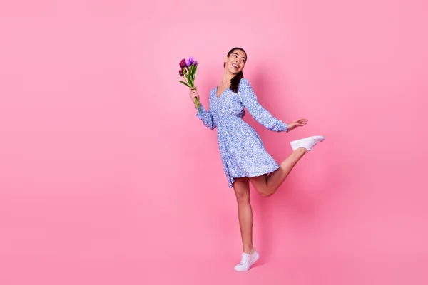 Full Size Photo Pretty Brunette Millennial Lady Hold Bouquet Look — Photo