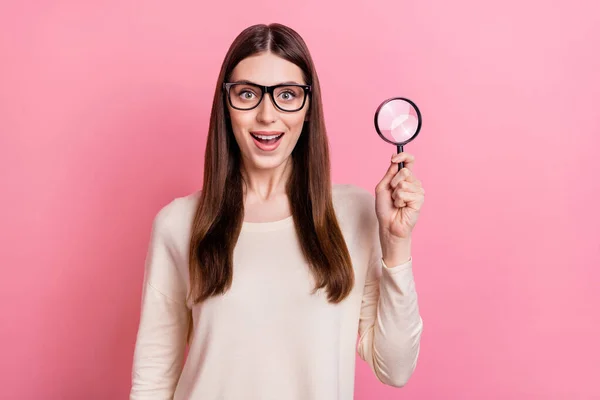 Portrait Attractive Cheerful Curious Girl Holding Loupe Find New Solution — Φωτογραφία Αρχείου