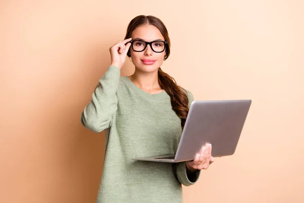 Photo Pretty Confident Girl Dressed Green Pullover Arm Eyewear Typing — Foto Stock
