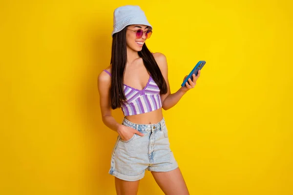 Photo Cute Blogger Female Chatting Subscribers Social Media Cellphone Isolated — Stock Fotó