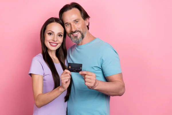 Portrait Two Cheerful Positive People Hold Demonstrate Plastic Debit Card — Foto Stock
