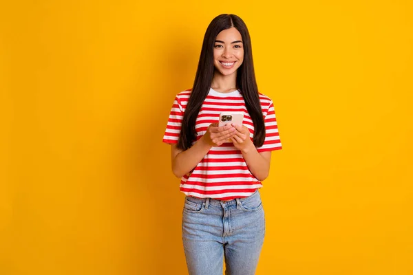 Portrait Attractive Cheerful Girl Hold Telephone Toothy Smile Wear Red — Foto de Stock