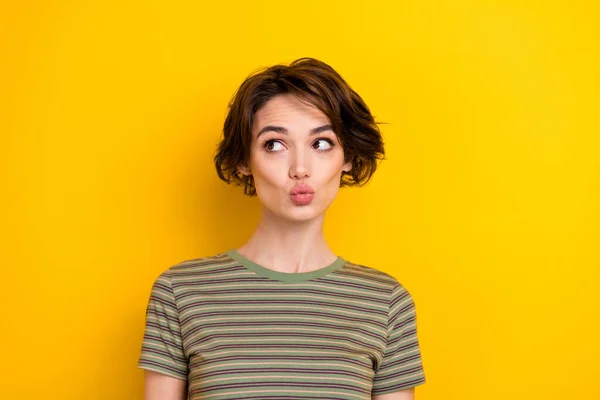 Photo Funny Young Lady Pouted Lips Playful Want Crazy Vacation — Stockfoto