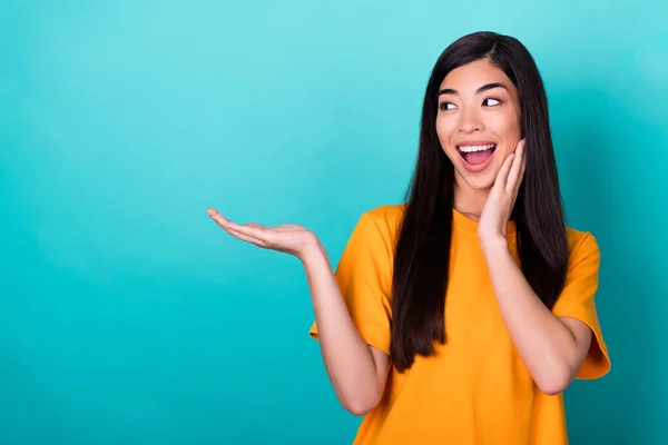 Photo Nice Cute Pretty Girl Dressed Yellow Shirt Impressed Sale — ストック写真