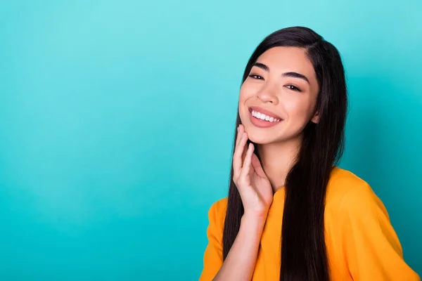 Photo Young Nice Girlish Adorable Woman Long Hairstyle Wear Yellow — ストック写真