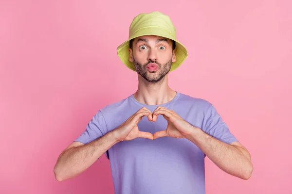 Photo Attractive Positive Guy Trendy Outfit Demonstrate Heart Symbol Send — Fotografia de Stock