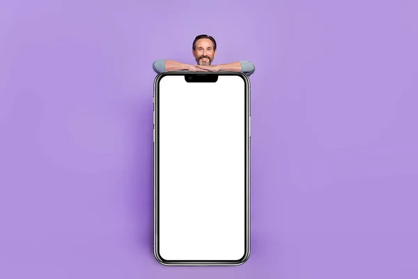 Full Size Photo Cheerful Guy Covering Body Big Long Advertisement — Stockfoto