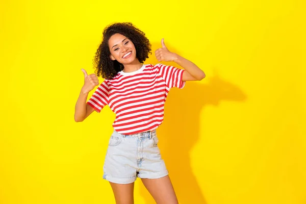 Portrait Young Attractive Smiling Stylish Girl Wear Striped Red Shirt — Foto de Stock