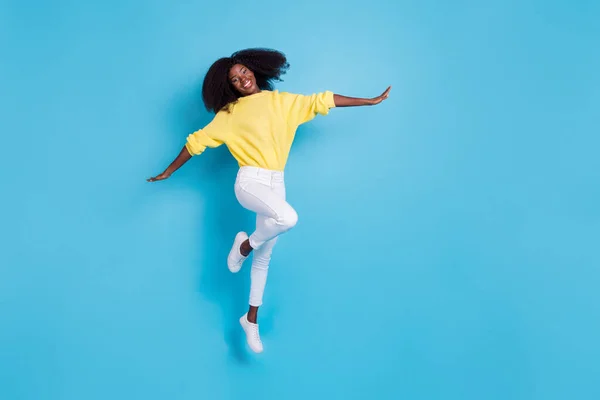 Full Length Body Size Photo Young Girl Simulating Airplane Flying — Fotografia de Stock