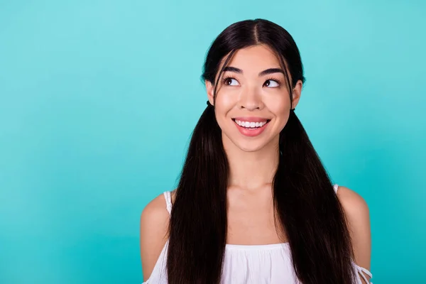 Portrait Minded Cheerful Girl Toothy Smile Look Interested Empty Space — Stok fotoğraf