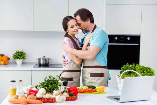 Photo Charming Pretty Age Boyfriend Girlfriend Wear Aprons Cook Breakfast — Stockfoto