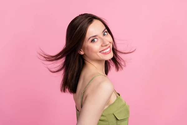 Photo Adorable Cute Girlish Woman Straight Fluttering Hairdo Dressed Khaki — Stockfoto