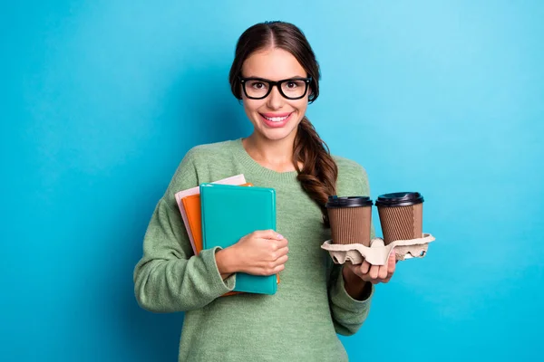 Photo Cheerful Nice Lady Arm Hold Book Two Cup Coffee — ストック写真