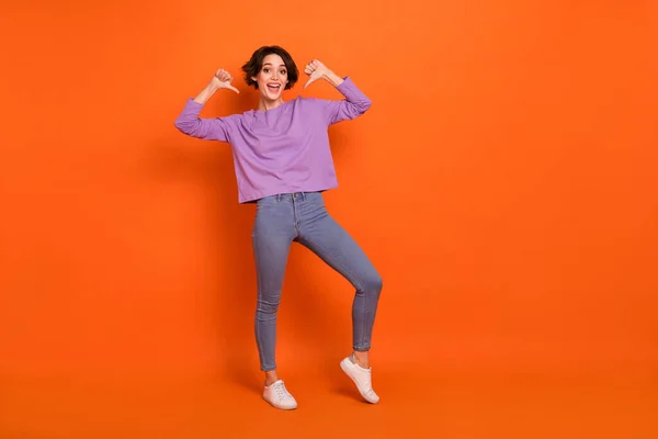 Full Length Photo Shiny Sweet Lady Wear Violet Sweatshirt Pointing — Stockfoto