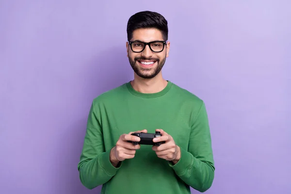 Photo Optimistic Funky Young Handsome Guy Dressed Green Pullover Spectacles — Stockfoto