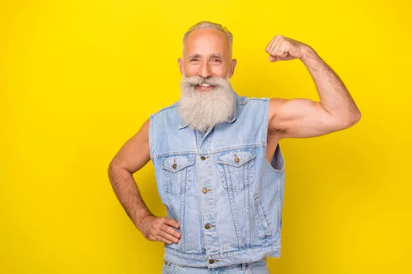 Photo Cool Strong Retired Guy Wear Jeans Waistcoat Smiling Rising — Foto de Stock