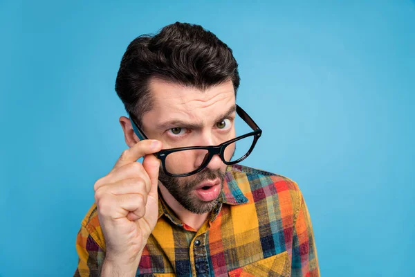 Photo Suspicious Questioned Handsome Guy Dressed Plaid Shirt Arm Touching — Stock Fotó