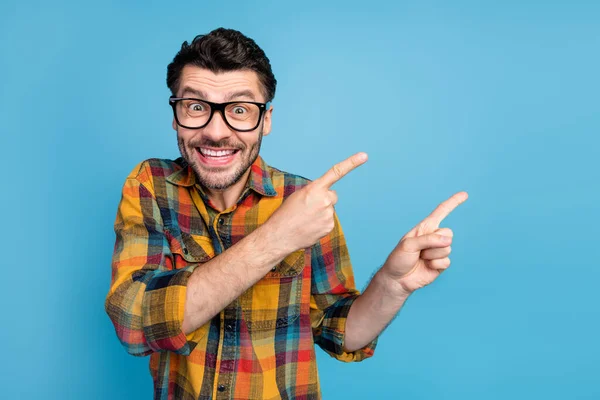 Photo Speechless Staring Handsome Guy Glasses Dressed Checkered Shirt Indicating — Fotografia de Stock