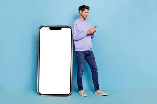 Full Size Photo Funny Millennial Brunet Guy Telephone Wear Sweater — Stockfoto