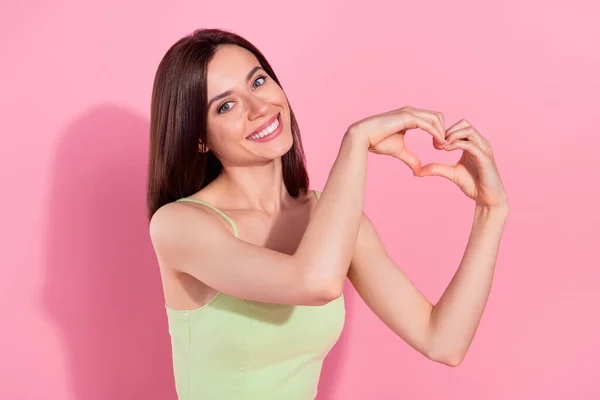 Photo Dreamy Sweet Young Lady Wear Green Dress Showing Arms — Photo