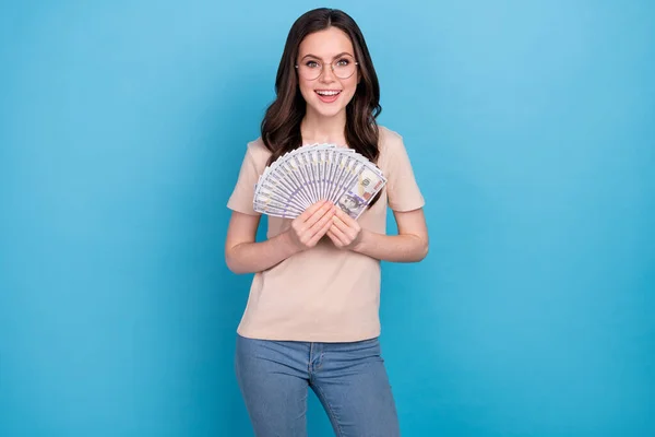 Photo Beautiful Smiling Young Lady Win Lottery Holding Huge Prize — Stockfoto