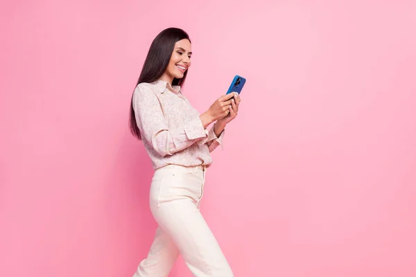 Photo Portrait Nice Young Lady Hold Telephone Walking Chatting Clients — Stockfoto