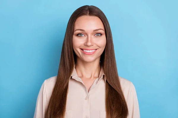 Photo Adorable Nice Pretty Lady Straight Hairstyle Dressed Beige Blouse — 스톡 사진