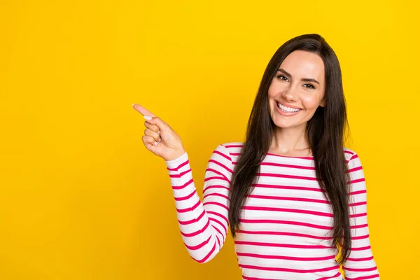 Photo Portrait Stunning Young Woman Toothy Smile Point Offer Empty — Stockfoto