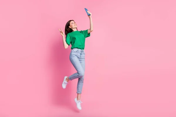Full Body Portrait Crazy Cheerful Lady Jump Make Selfie Show — Stok fotoğraf