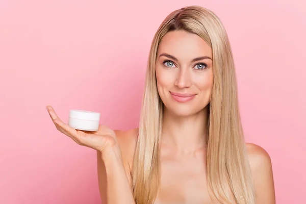 Photo Charming Lady Recommend News Silky Wellness Skin Cream Object — Stockfoto