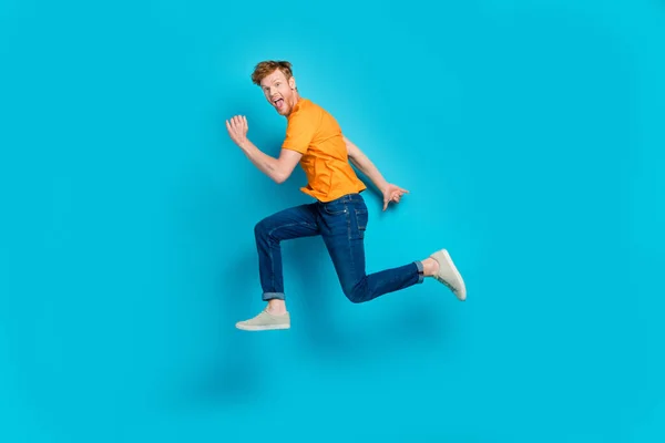 Full Body Photo Cool Red Hair Guy Run Wear Shirt — Stockfoto