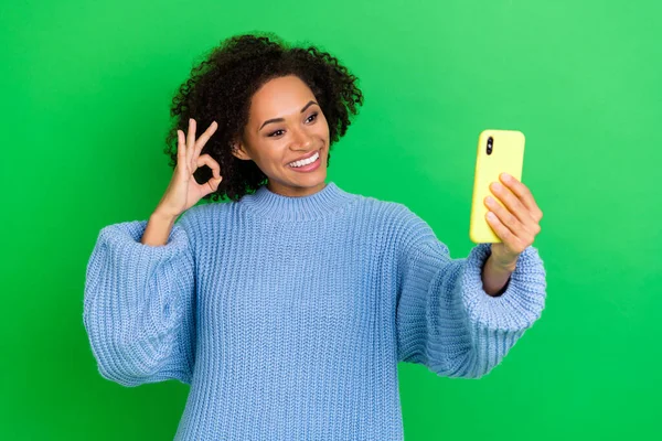 Photo Funky Curly Brunette Lady Selfie Show Okey Wear Pullover — Fotografia de Stock