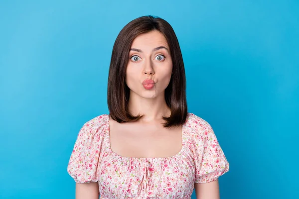Photo Adorable Young Woman Bob Hairstyle Send Blowing Kiss Wear — Stock Fotó