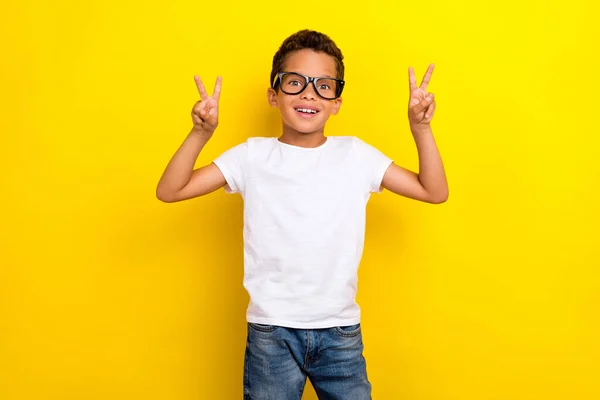 Photo Funny Little Boy Show Sign Wear White Shirt Eyewear — 图库照片