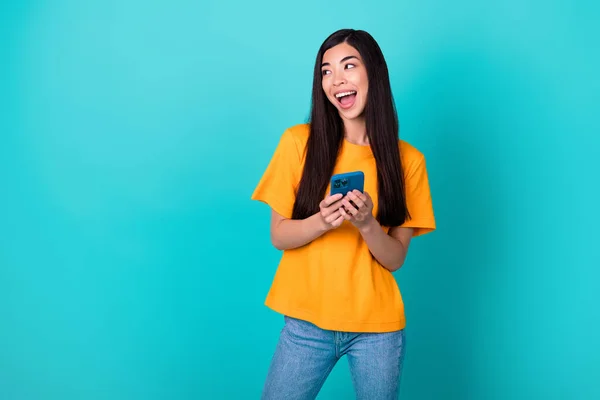 Photo Impressed Brunette Lady Hold Telephone Look Promo Wear Orange — Stock Fotó