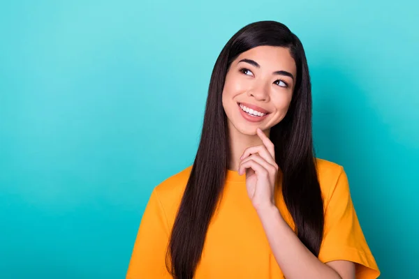 Photo Cute Nice Lovely Gorgeous Girl Long Hairstyle Dressed Shirt — Stockfoto