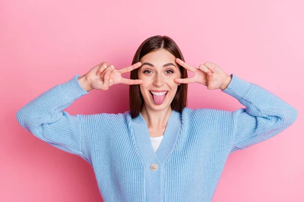 Photo Dreamy Cute Young Woman Dressed Blue Cardigan Showing Signs — Fotografia de Stock