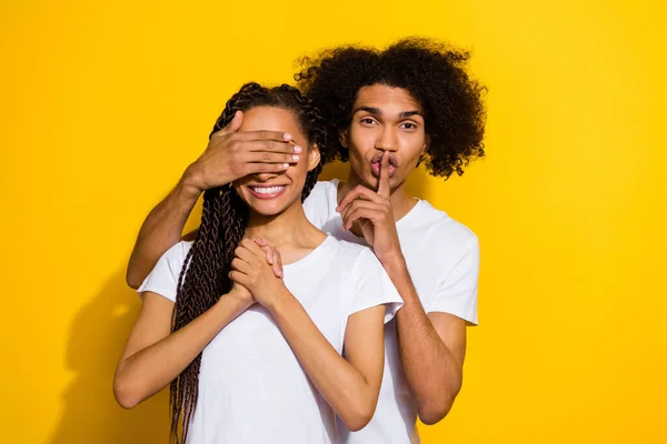Photo Two Cheerful Funny People Guy Show Shh Symbol Cover — Stockfoto