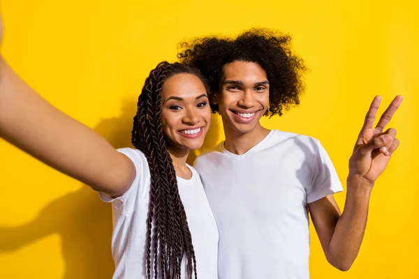 Photo Two Positive Friendly People Take Selfie Hand Finger Show — Stockfoto